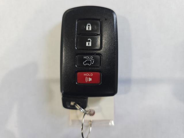 Used 2018 Toyota Highlander Limited AWD/4WD image 32