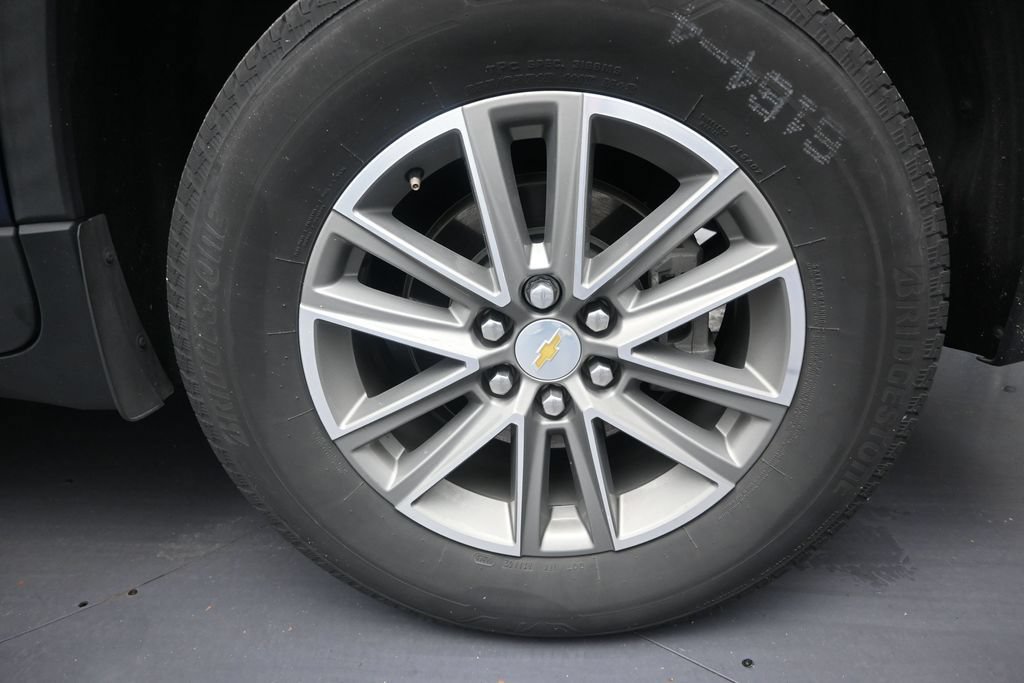 Used 2023 Chevrolet Traverse LT FWD image 10