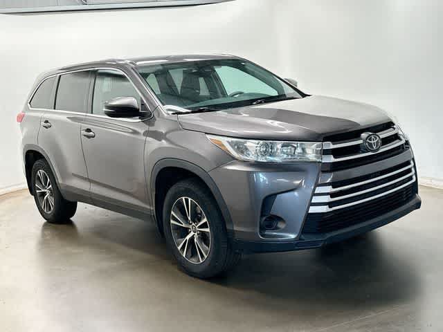 Used 2019 Toyota Highlander LE AWD/4WD image 30