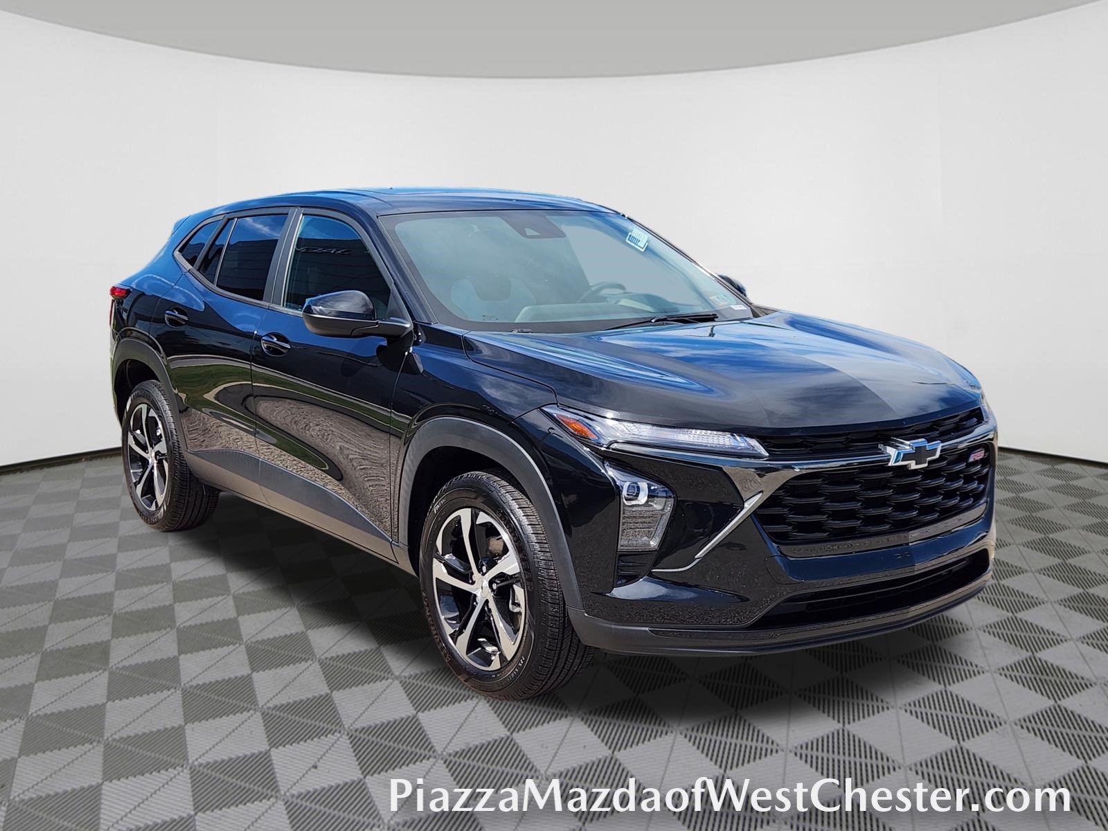 Used 2024 Chevrolet Trax RS w/ Sunroof Package FWD image 1