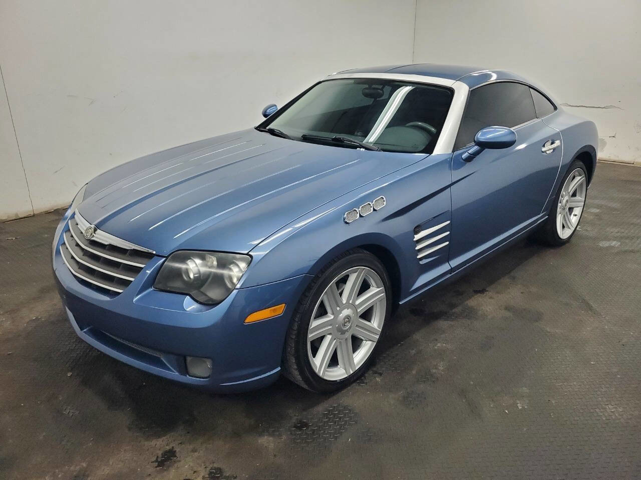 Used 2005 Chrysler Crossfire Limited image 1