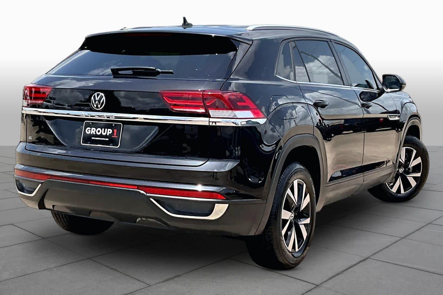 Used 2022 Volkswagen Atlas Cross Sport SE FWD image 13
