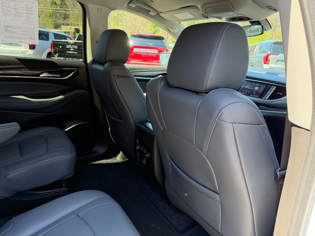 Used 2021 Buick Enclave Essence image 19