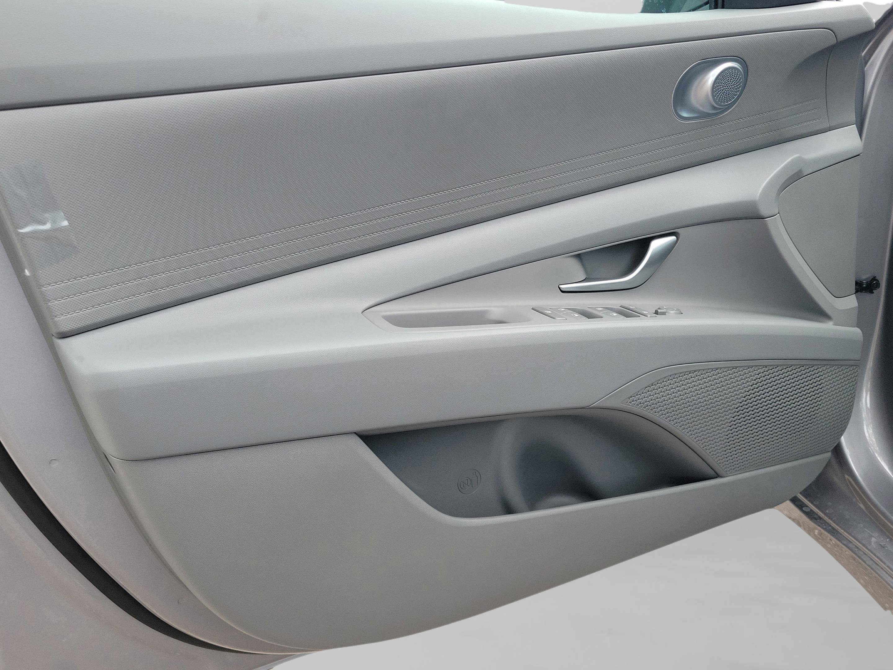 New 2025 Hyundai Elantra Blue image 28