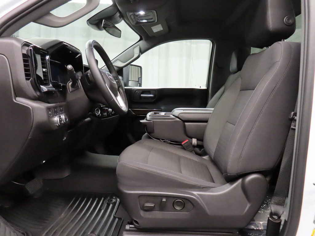 Used 2025 GMC Sierra 2500 SLE image 9