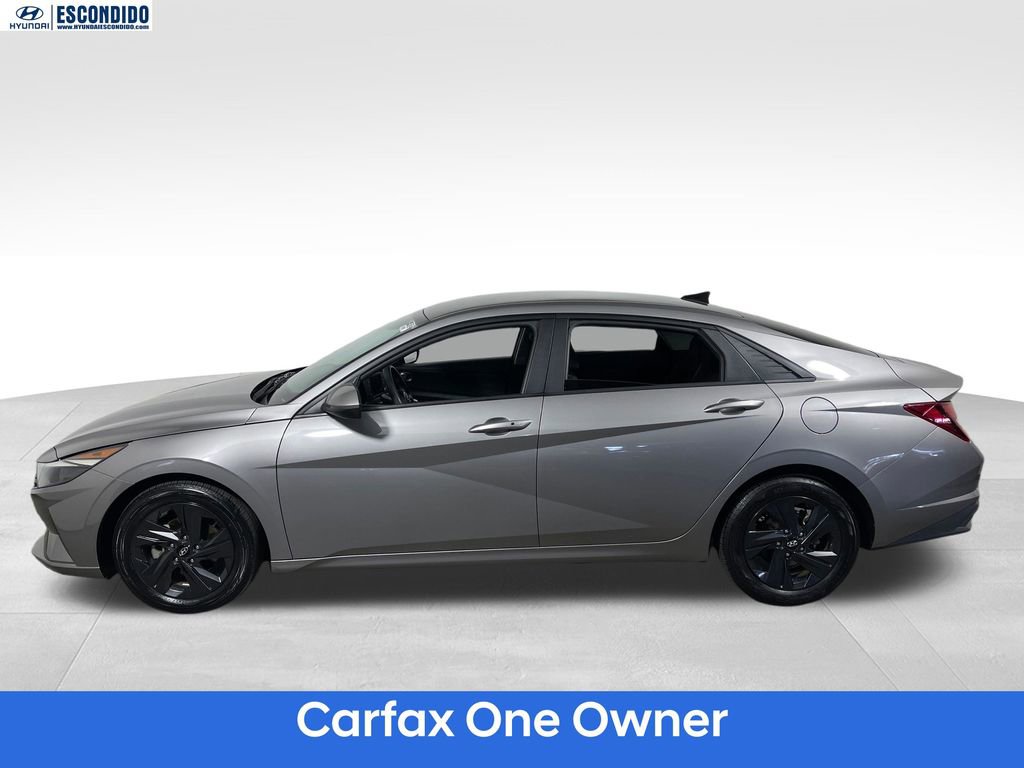 Used 2022 Hyundai Elantra SEL w/ Cargo Package FWD image 2