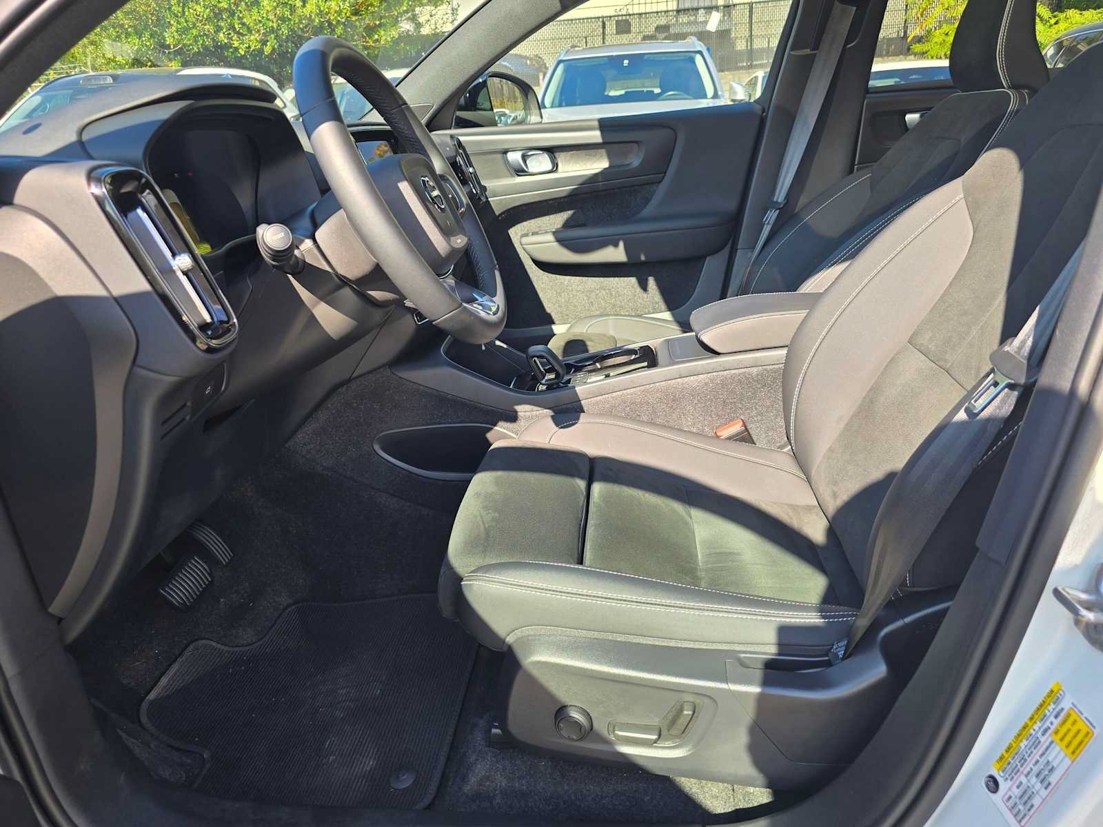 Certified 2023 Volvo C40 P8 Recharge Plus w/ Climate Package AWD/4WD image 20
