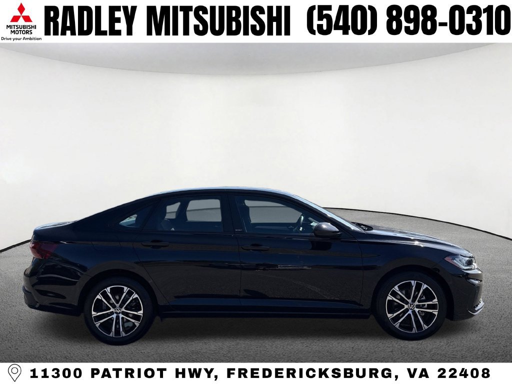 Used 2026 Volkswagen Jetta SE FWD image 20