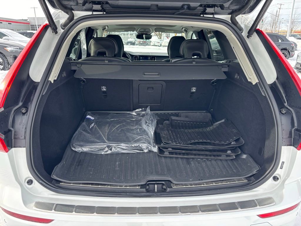Certified 2023 Volvo XC60 B5 Core w/ Climate Package image 23
