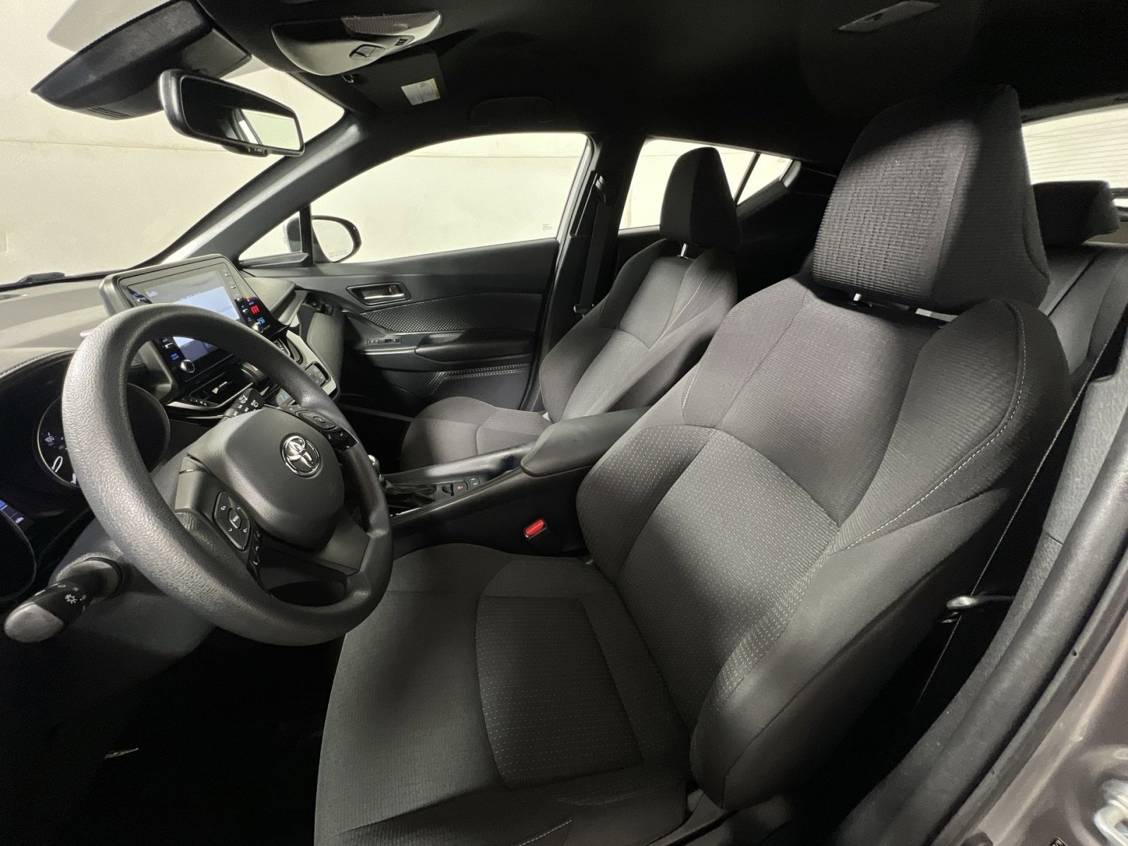 Used 2019 Toyota C-HR LE image 12