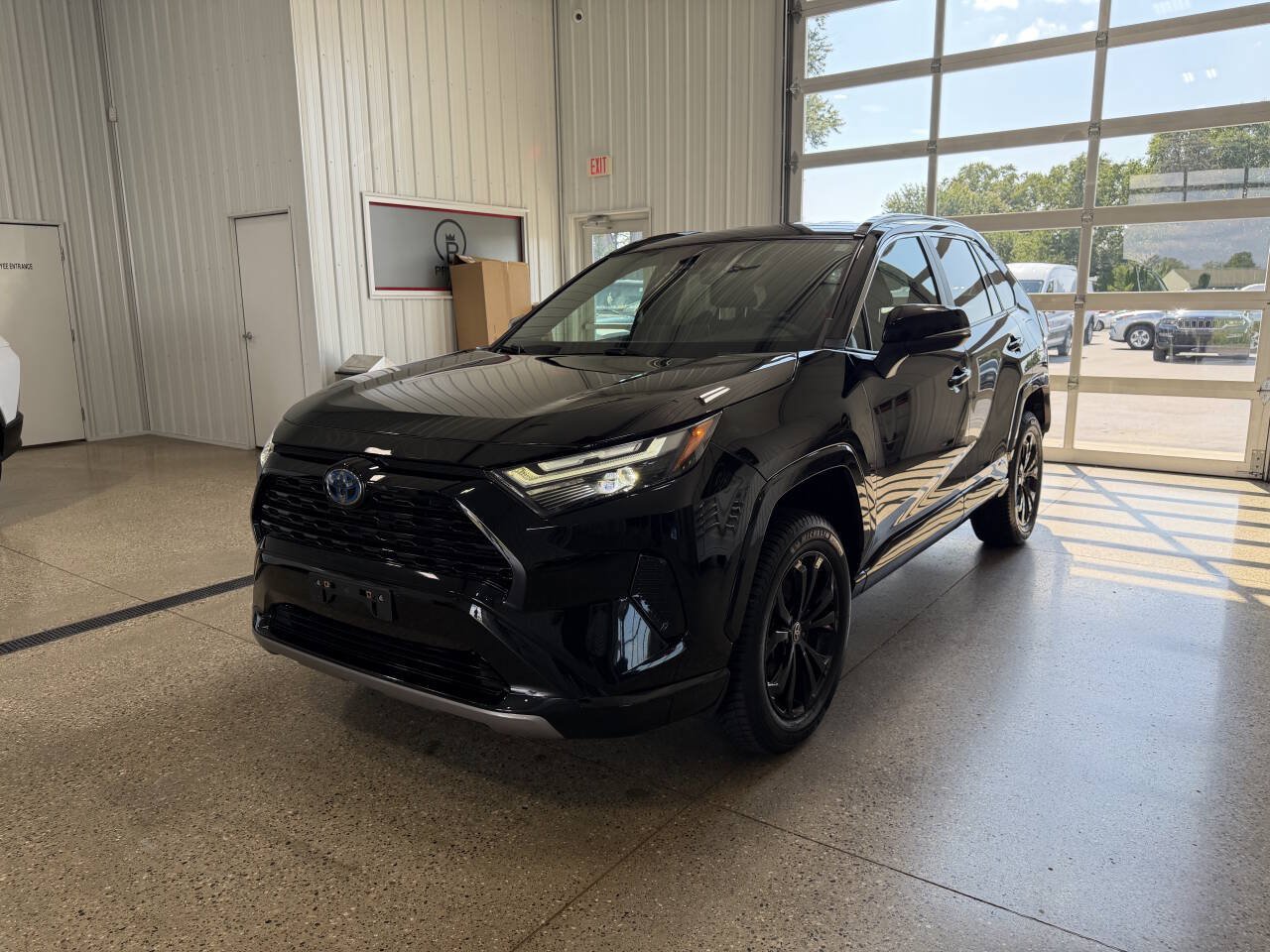 Used 2024 Toyota RAV4 SE AWD/4WD image 2