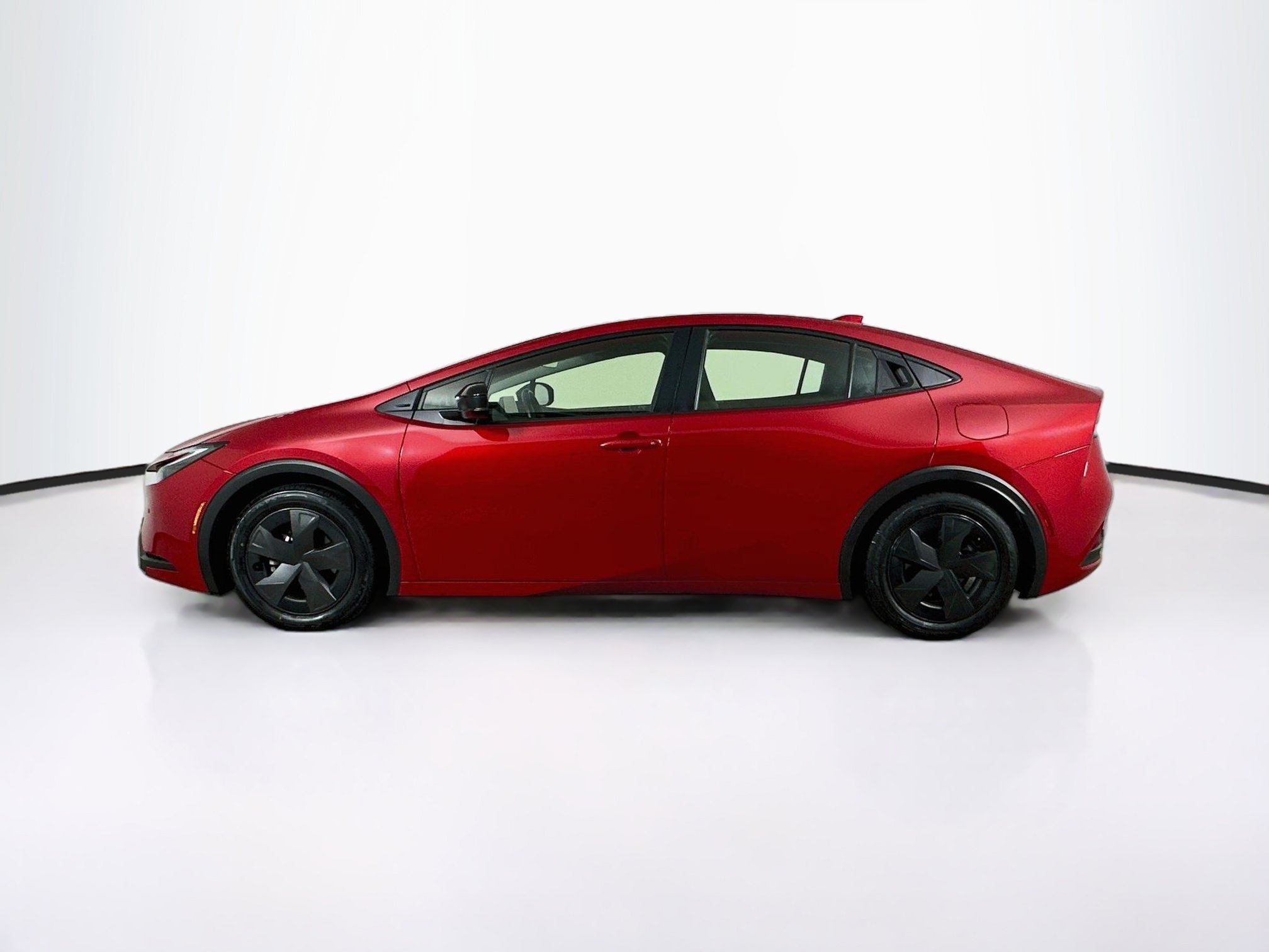 Used 2025 Toyota Prius LE FWD image 4