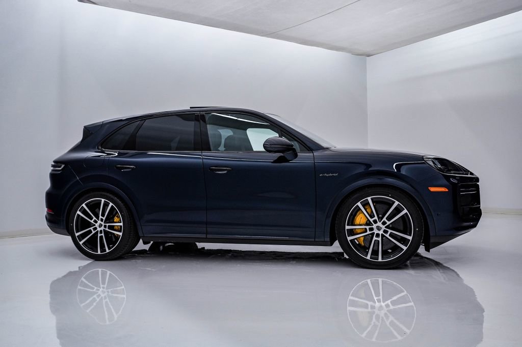 New 2026 Porsche Cayenne Turbo AWD/4WD image 9