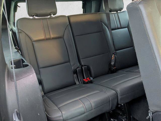 Used 2025 Chevrolet Suburban RST RWD image 21