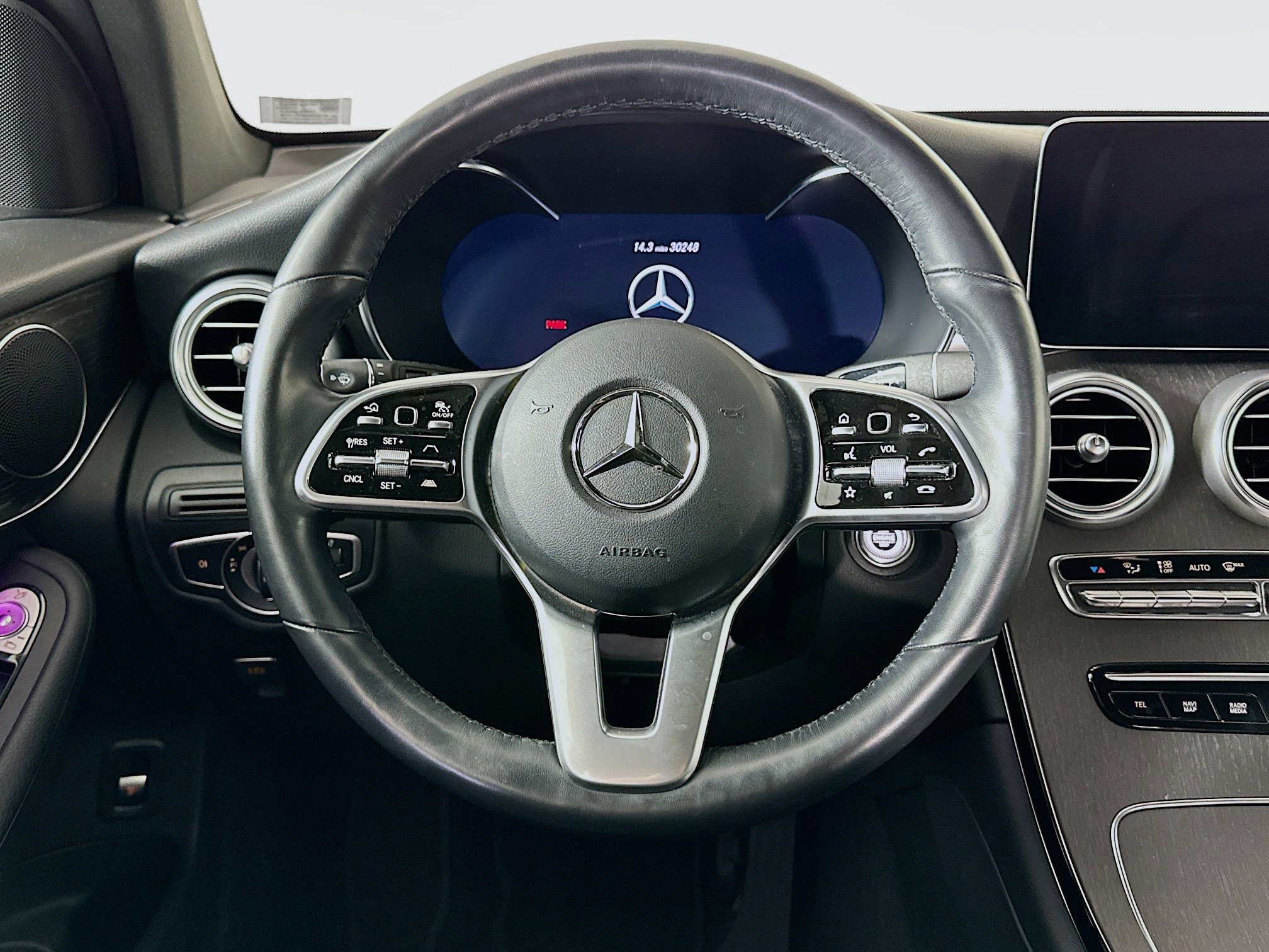 Used 2022 Mercedes-Benz GLC 300 4MATIC w/ Driver Assistance Package image 18