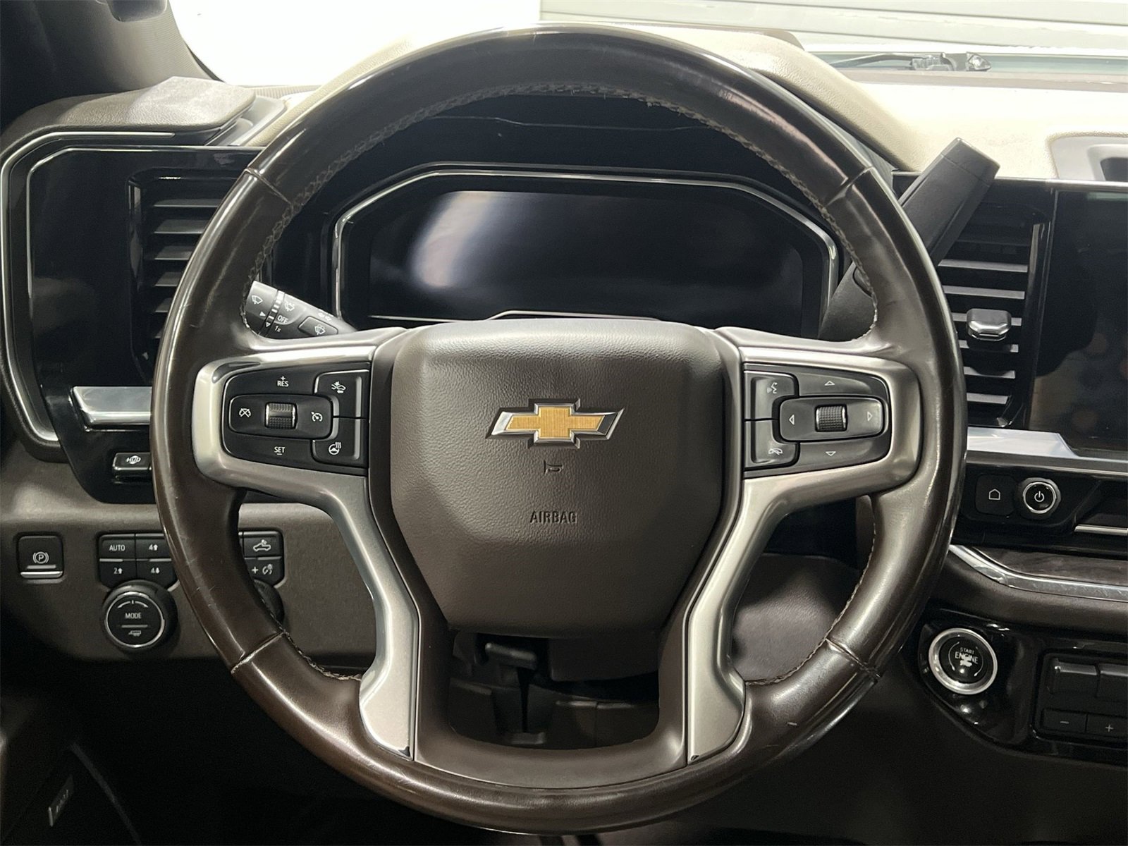 Used 2024 Chevrolet Silverado 3500 LTZ w/ LTZ Convenience Package image 14