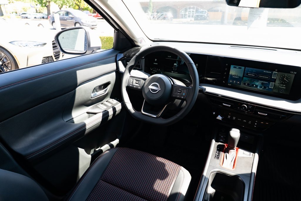 New 2025 Nissan Kicks SR w/ Interior Electronics Package image 9