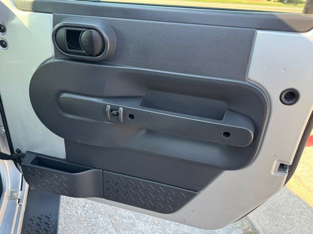 Used 2009 Jeep Wrangler X image 13