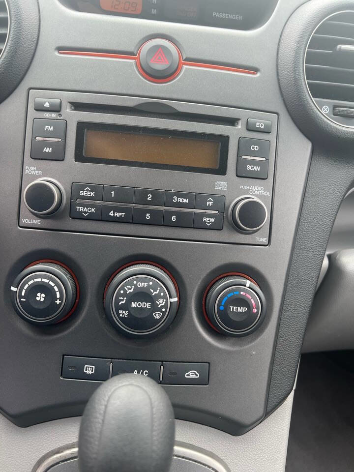 Used 2007 Kia Rondo LX image 10