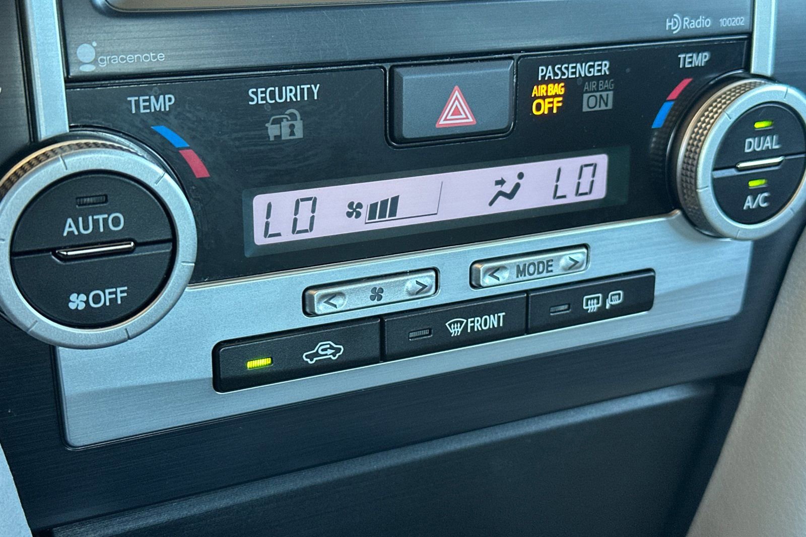Used 2014 Toyota Camry XLE FWD image 19
