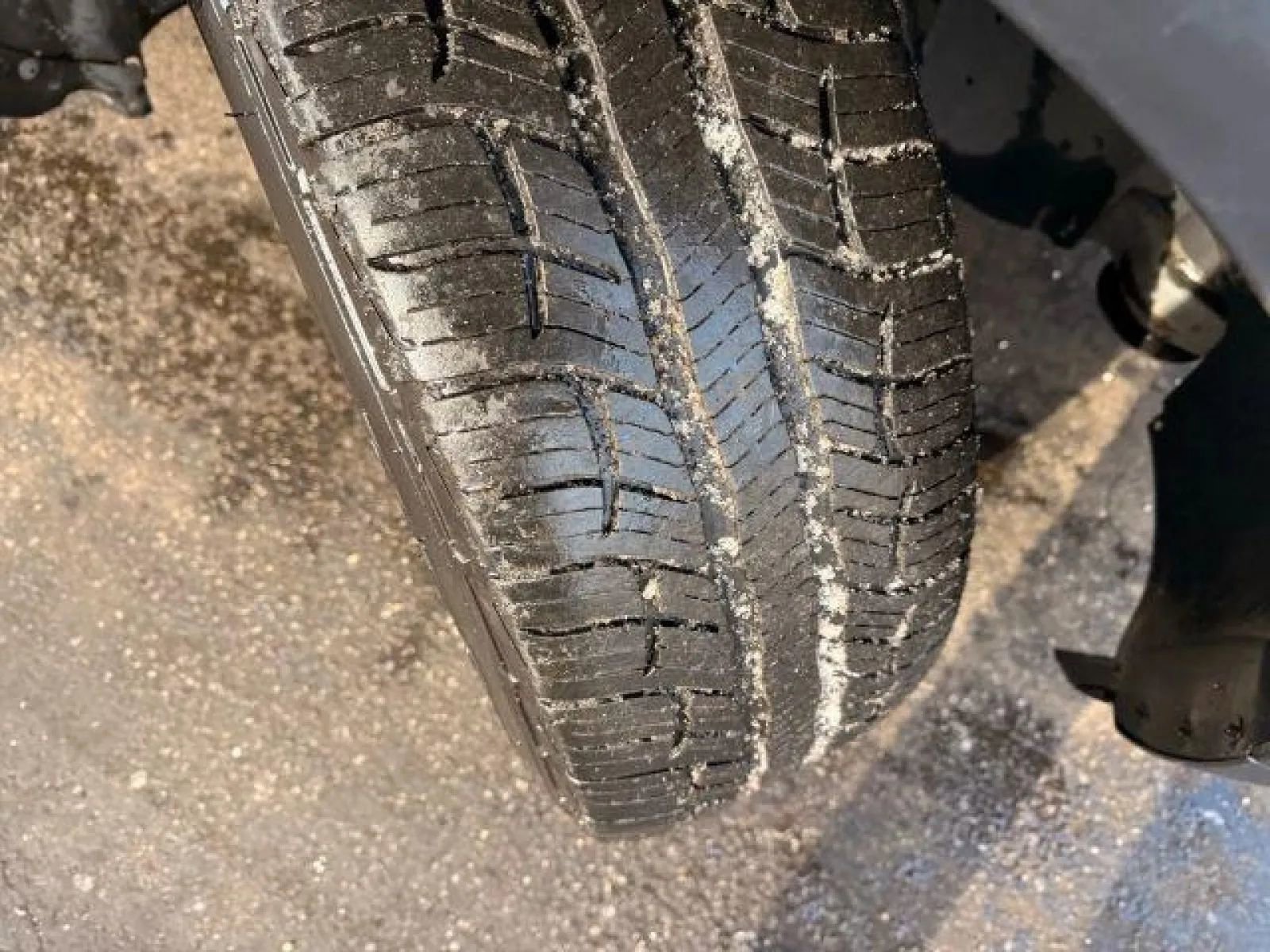 Used 2019 Ford Explorer XLT image 43