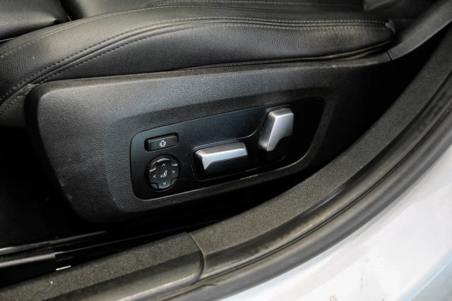 Used 2020 BMW 330i Sedan w/ Convenience Package RWD image 35