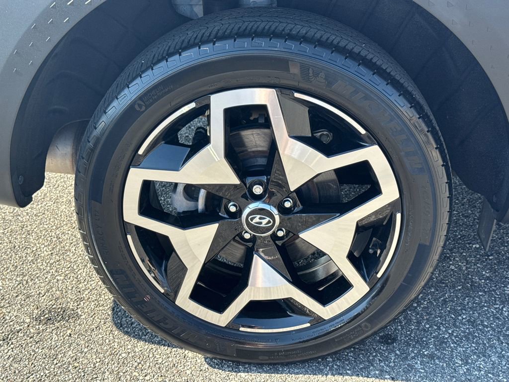 Used 2023 Hyundai Santa Cruz Limited image 17