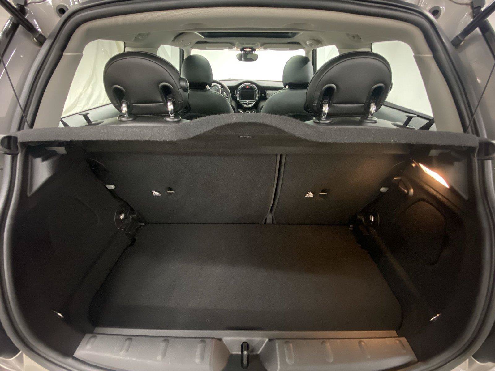 Used 2018 MINI Cooper 2-Door Hardtop FWD image 24