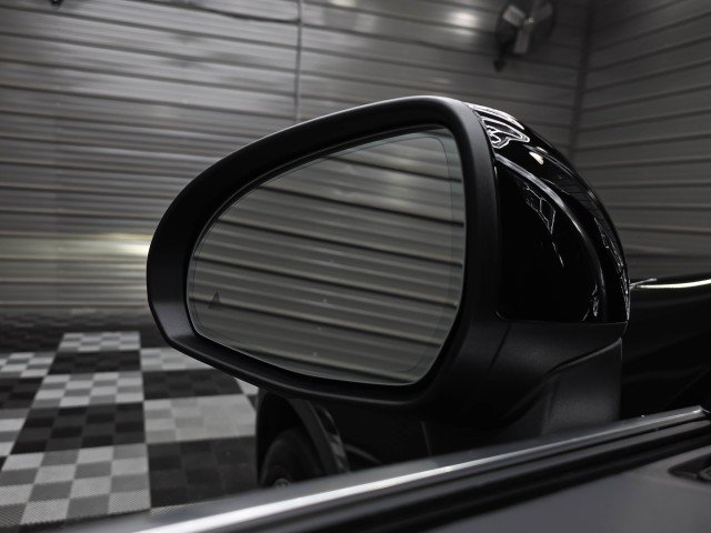 Used 2024 Mercedes-Benz GLC 300 4MATIC image 37