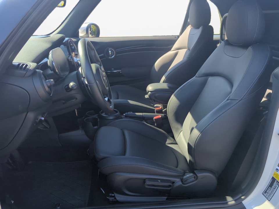 Certified 2023 MINI Cooper S image 9