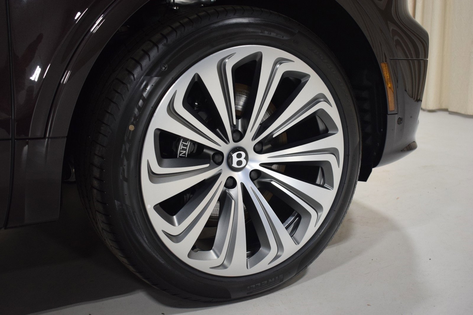 New 2025 Bentley Bentayga image 7