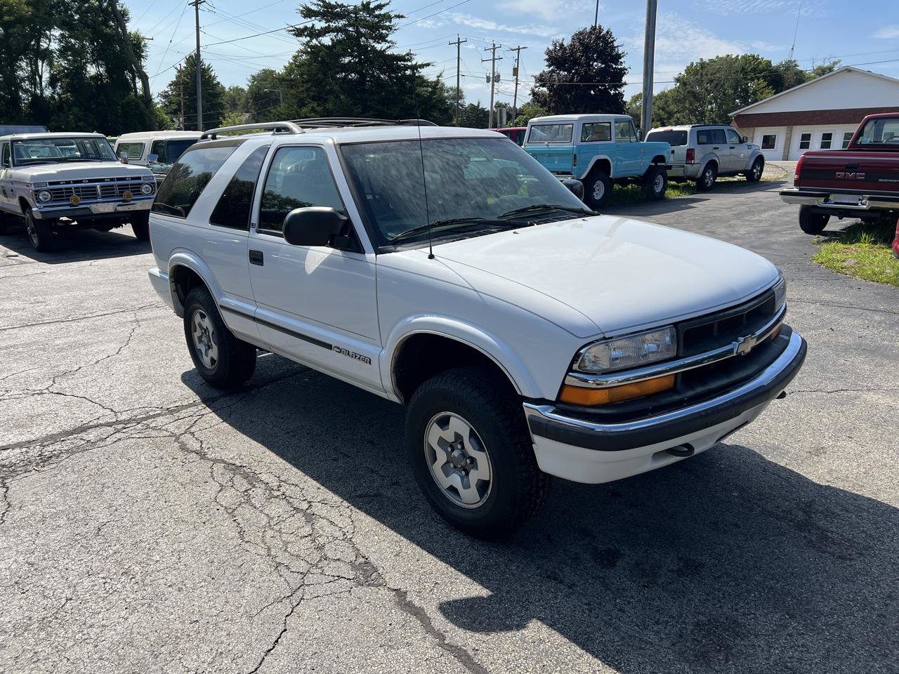 Used 2000 Chevrolet Blazer LS AWD/4WD image 3