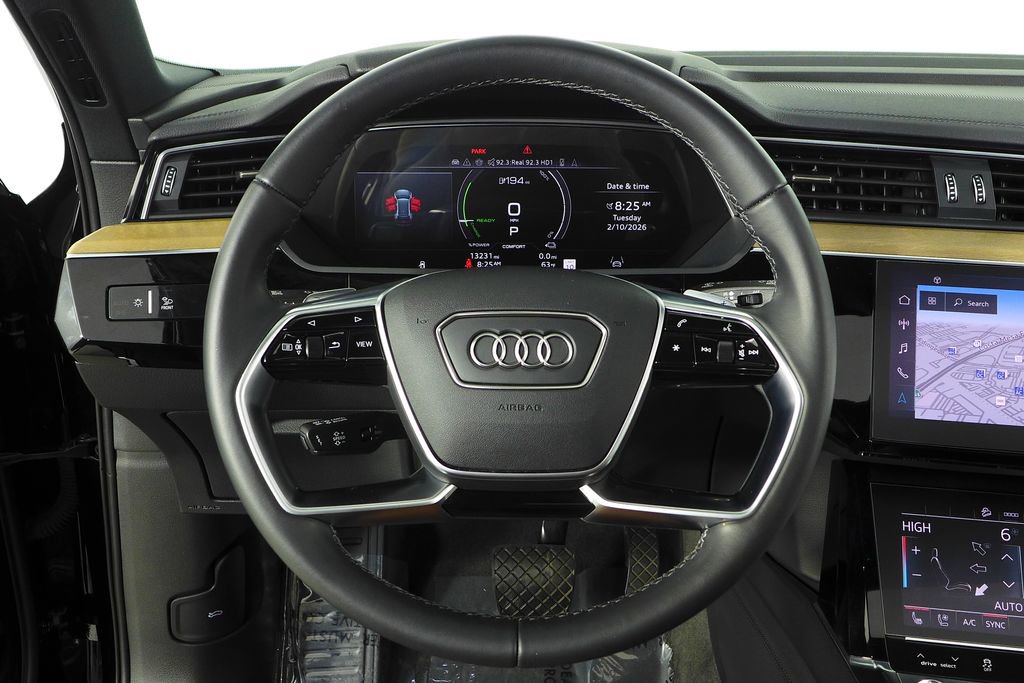 Used 2024 Audi Q8 e-tron Premium Plus w/ Premium Plus Package image 27