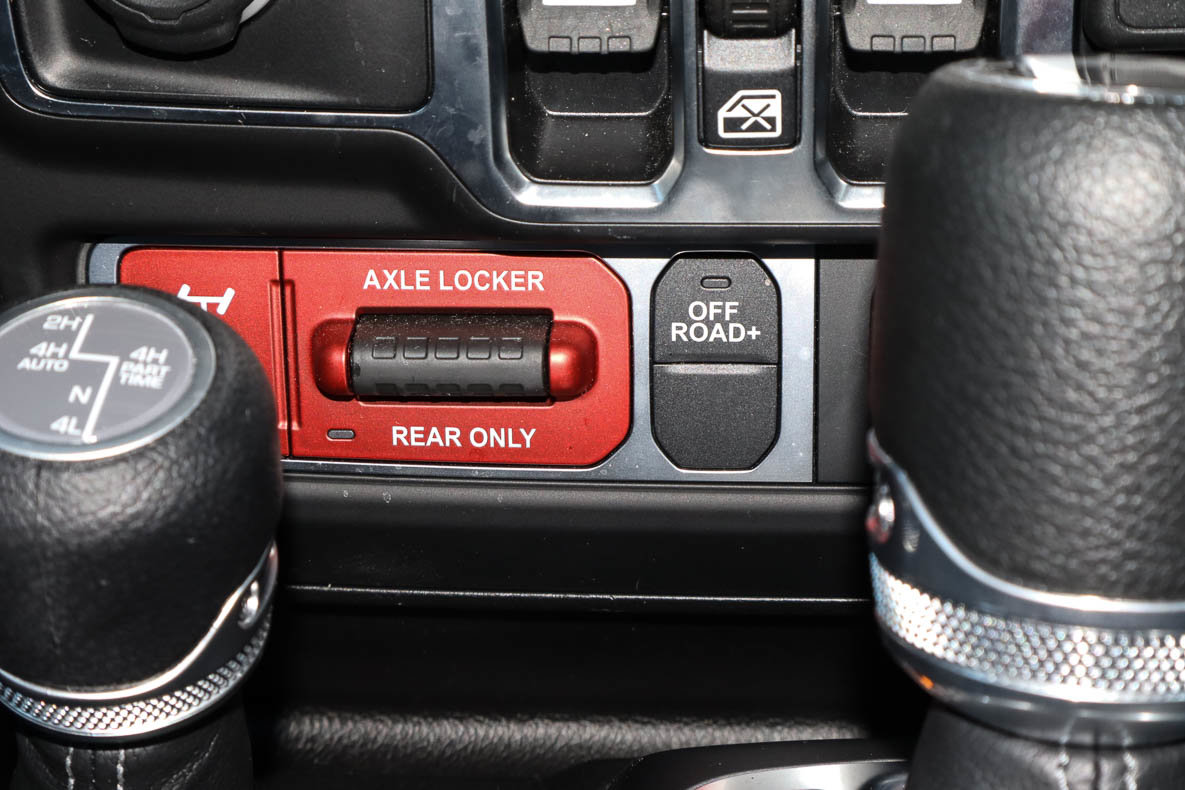 Used 2025 Jeep Wrangler Willys AWD/4WD image 11