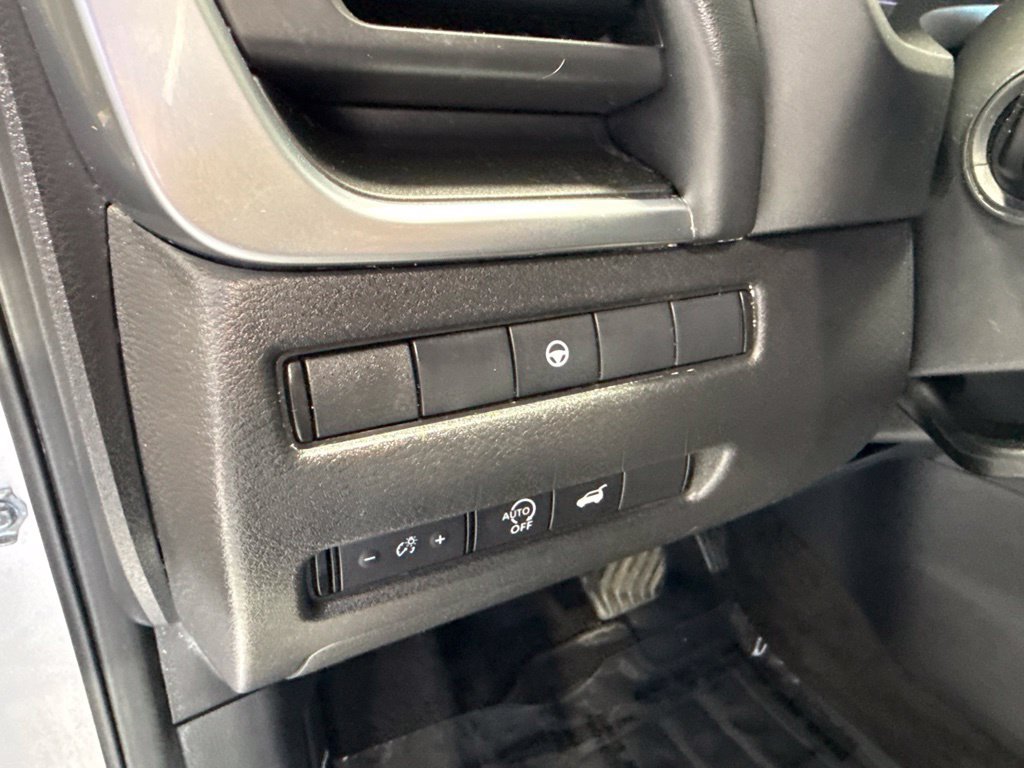 Used 2024 Nissan Rogue SV AWD/4WD image 23
