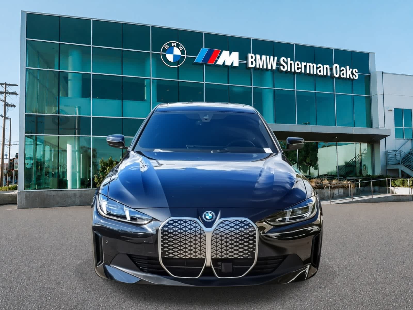 Used 2025 BMW i4 eDrive40 w/ Driving Assistance Package RWD image 2