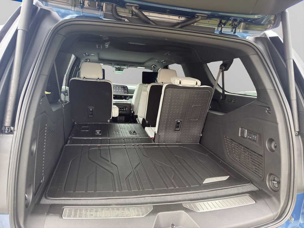 New 2026 Chevrolet Suburban Premier image 27