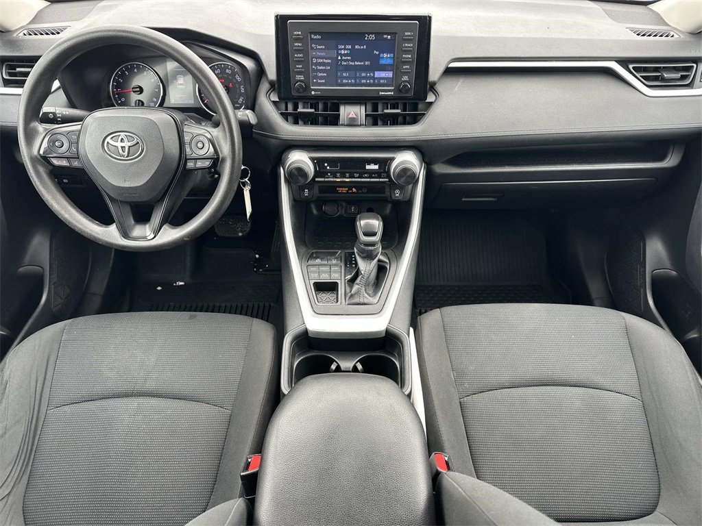 Used 2021 Toyota RAV4 LE image 12
