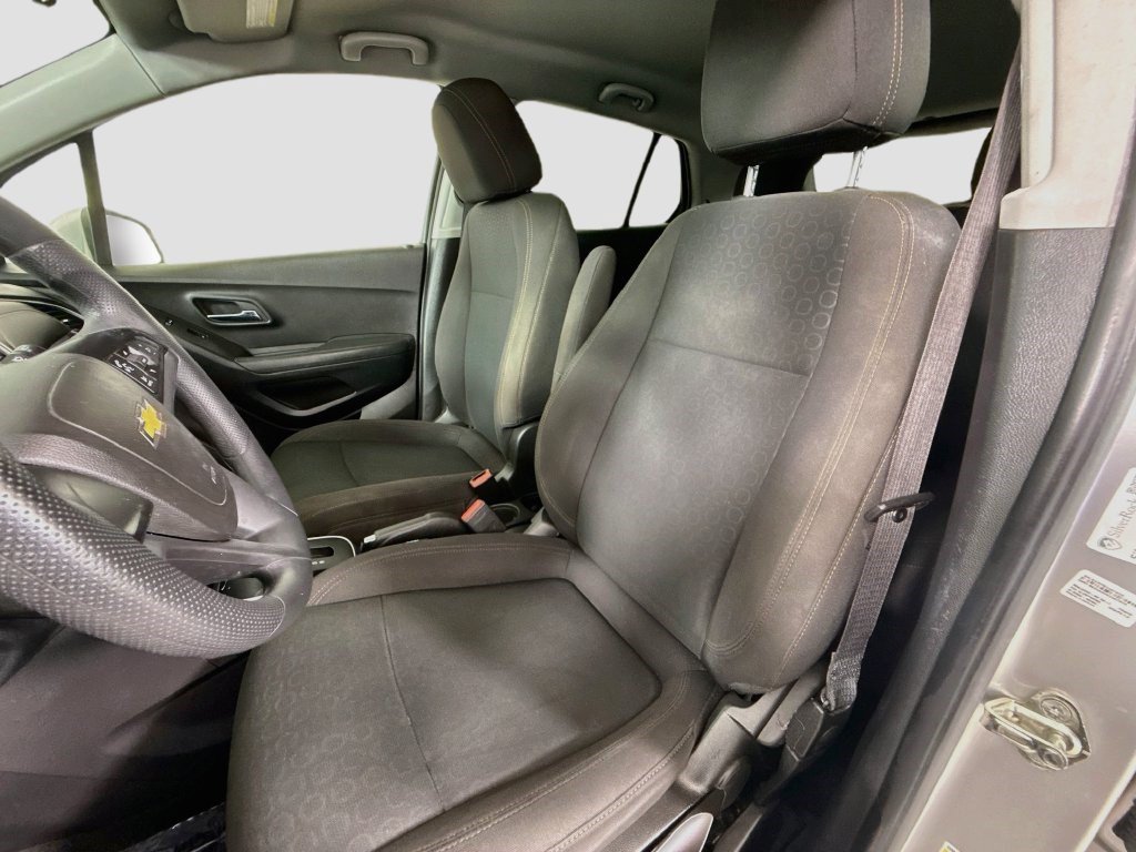 Used 2017 Chevrolet Trax LS FWD image 19