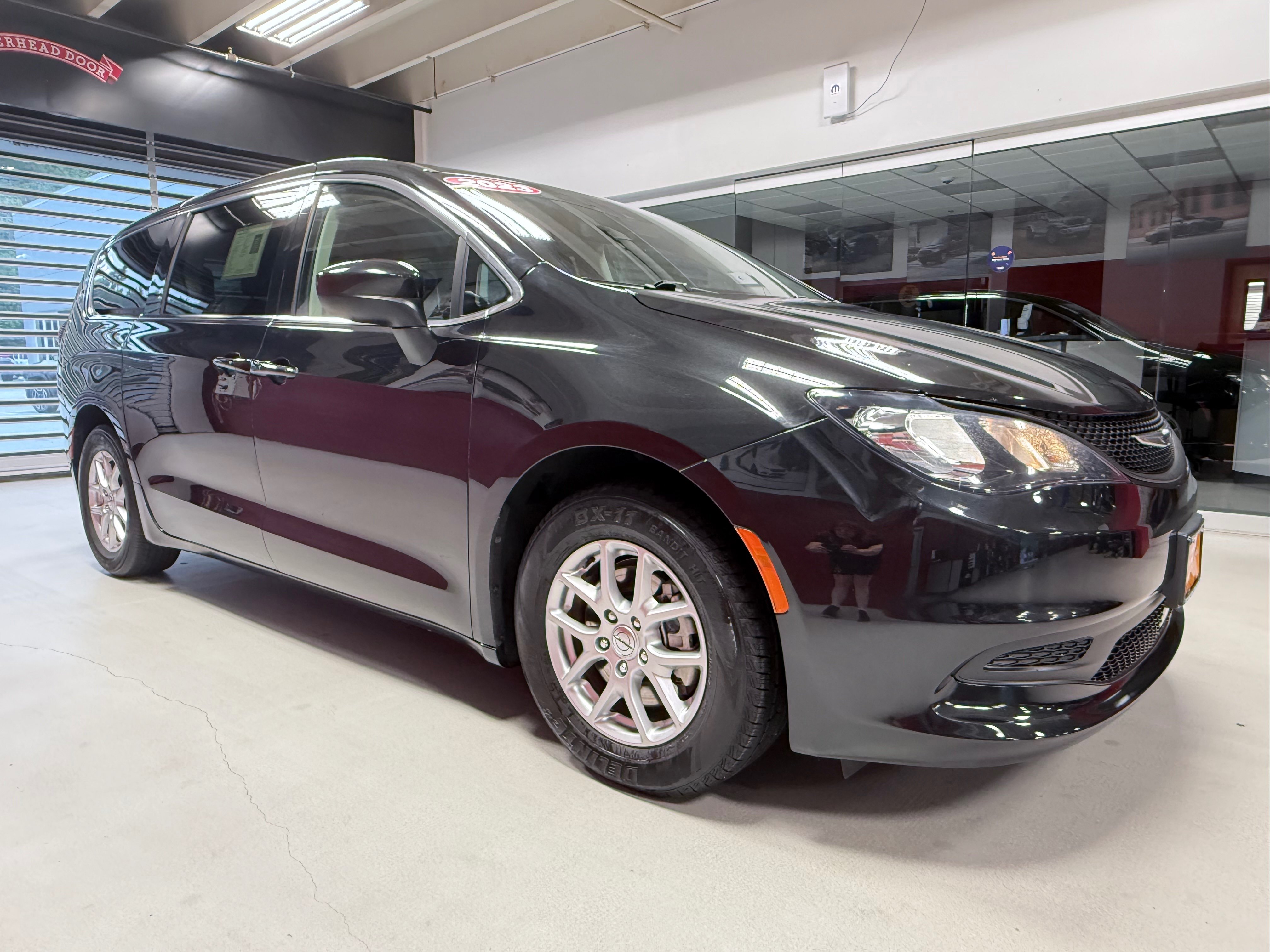 Used 2023 Chrysler Voyager LX FWD image 12