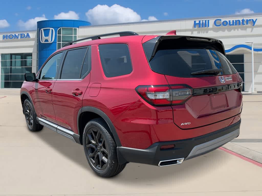 New 2025 Honda Pilot Touring image 3