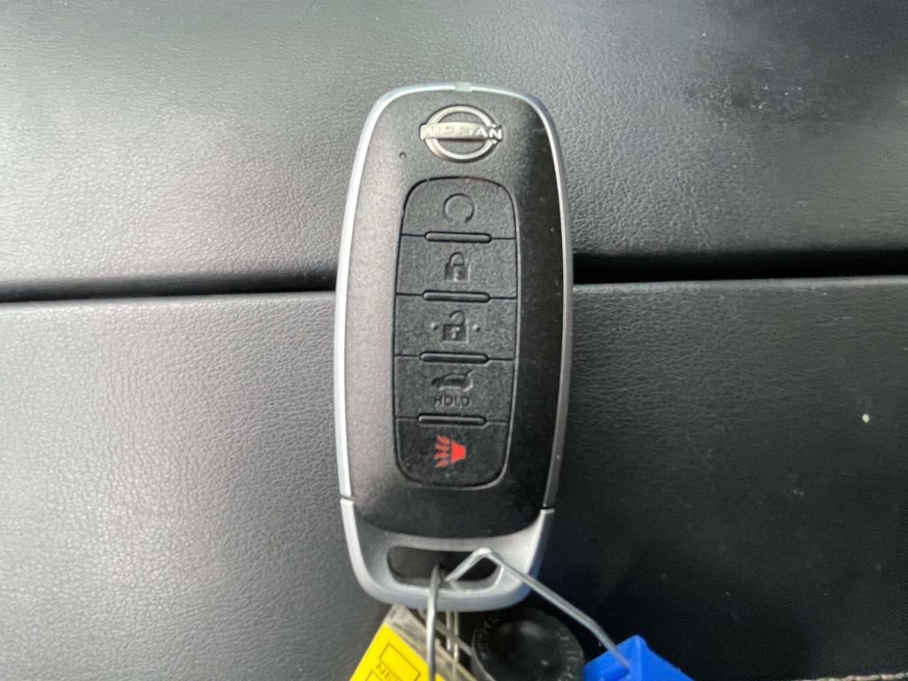 Used 2026 Nissan Rogue SV FWD image 32