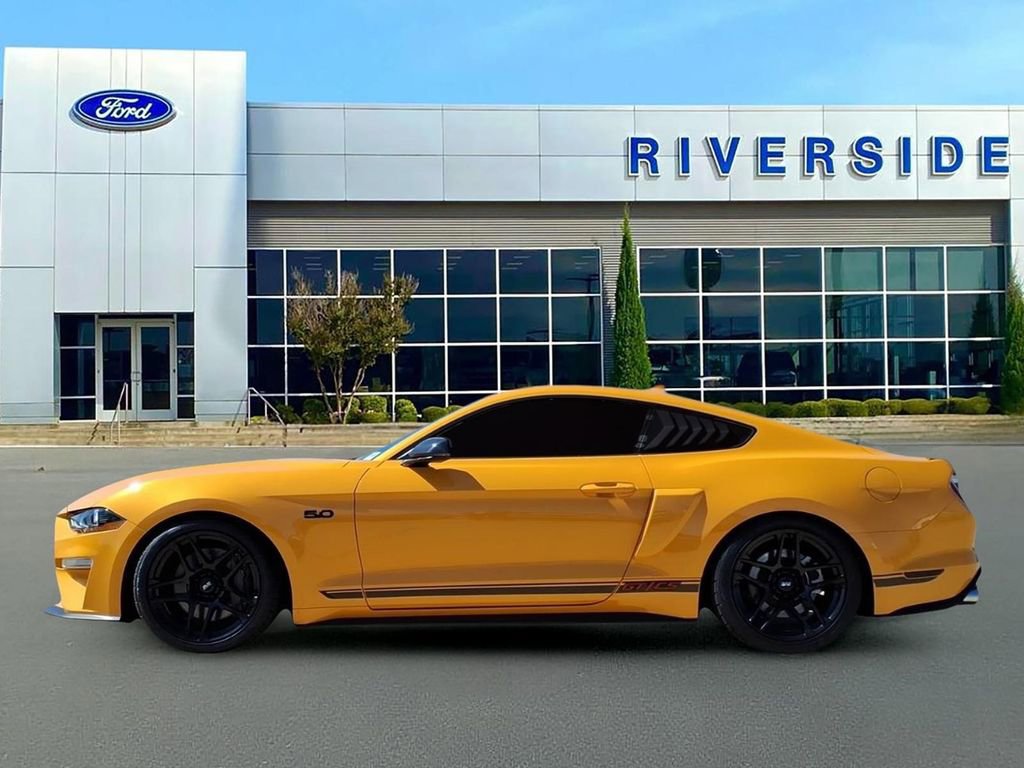 Used 2022 Ford Mustang GT Premium w/ Equipment Group 401A RWD image 4
