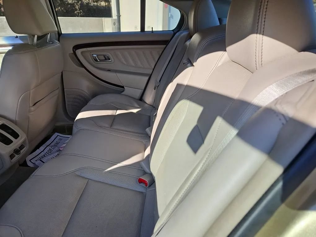 Used 2012 Ford Taurus Limited FWD image 13