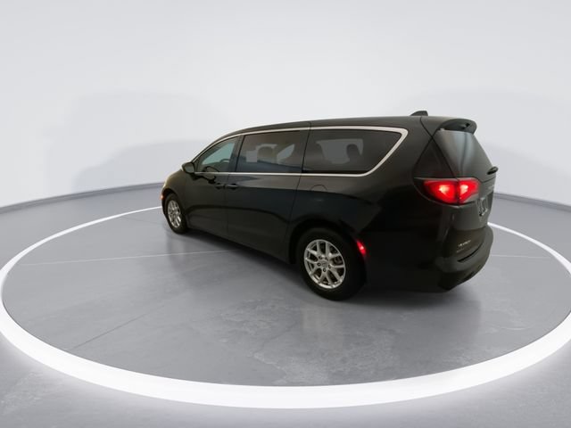Used 2021 Chrysler Voyager LX w/ Cold Weather Group FWD image 2
