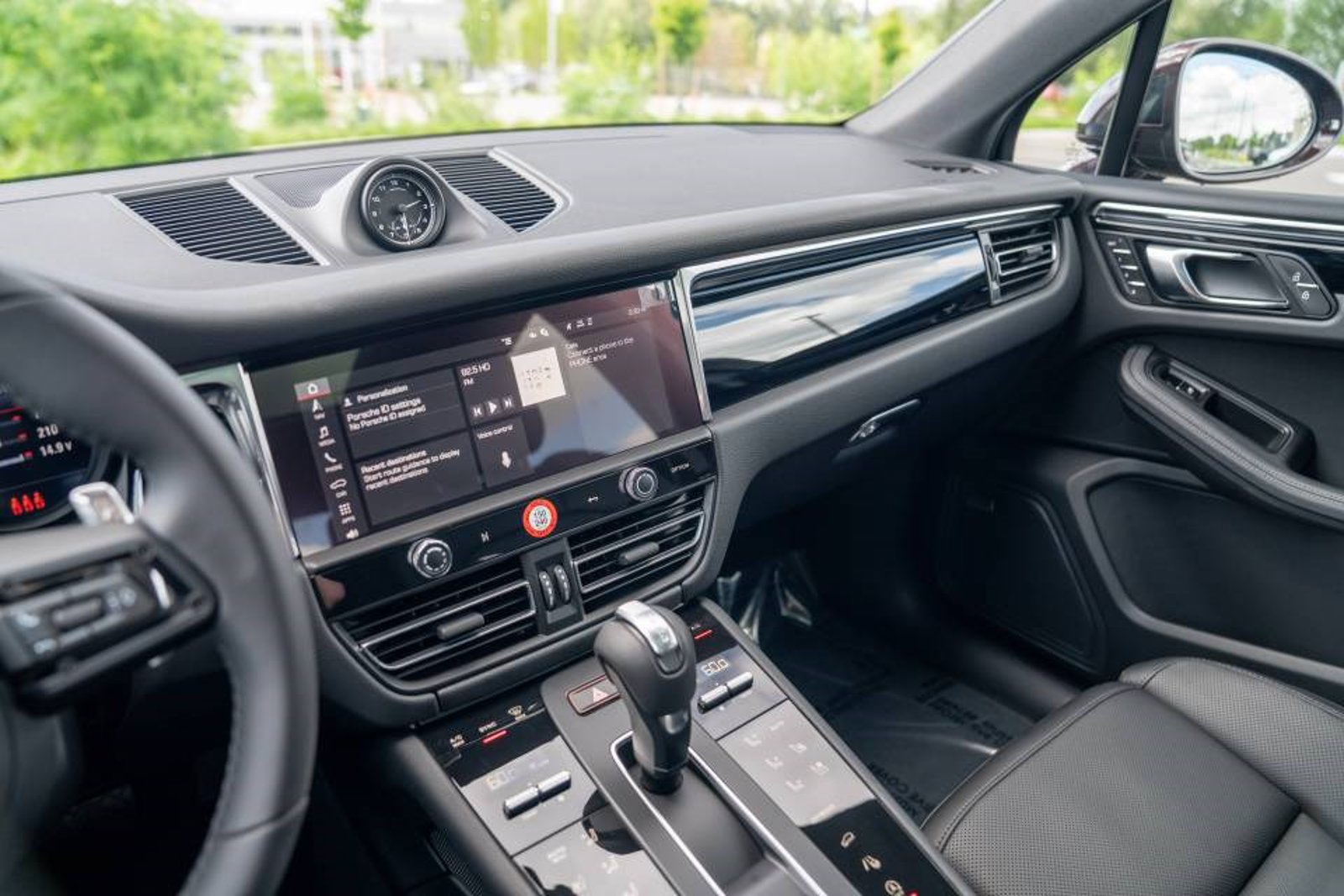 New 2026 Porsche Macan AWD/4WD image 9