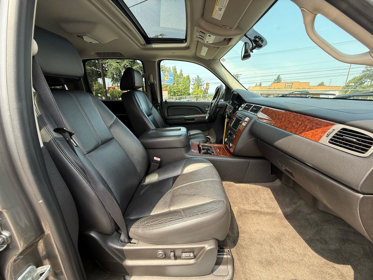 Used 2008 Chevrolet Suburban LTZ w/ LTZ Preferred Equipment Group AWD/4WD image 21