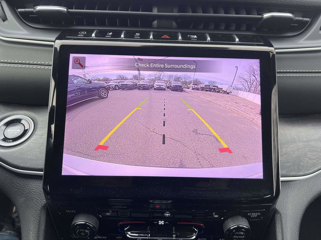 Used 2025 Jeep Grand Cherokee L Limited image 28