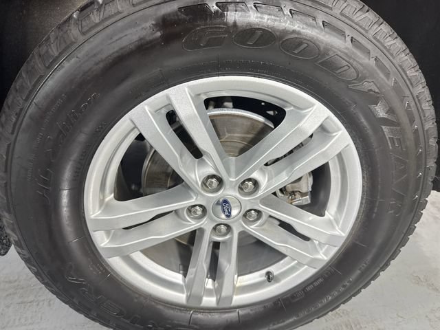 Used 2020 Ford Explorer XLT w/ Comfort Package AWD/4WD image 5