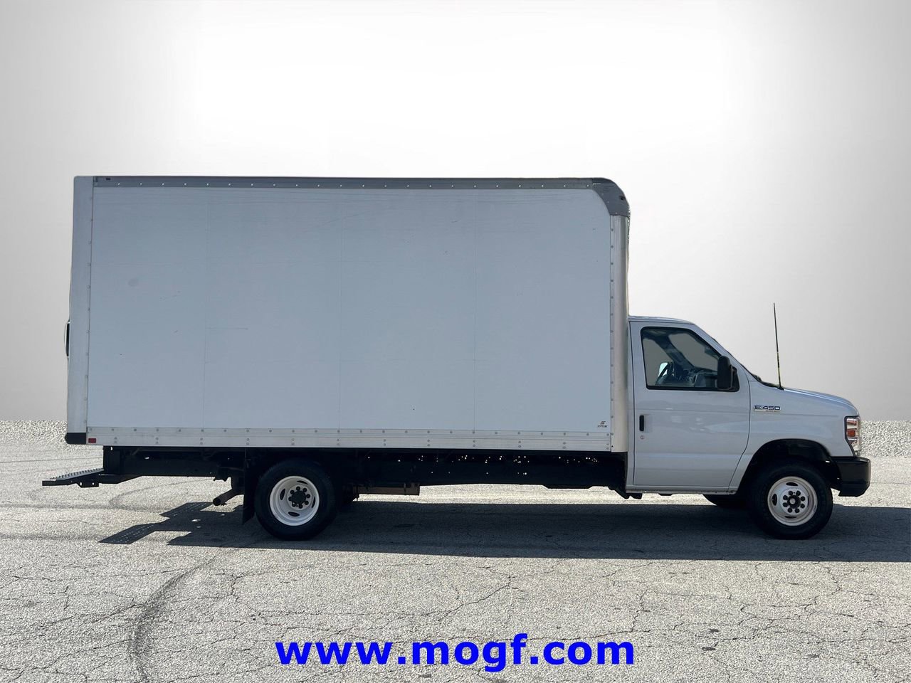 Used 2019 Ford E-450 and Econoline 450 Super Duty w/ Power Windows & Locks Group image 19
